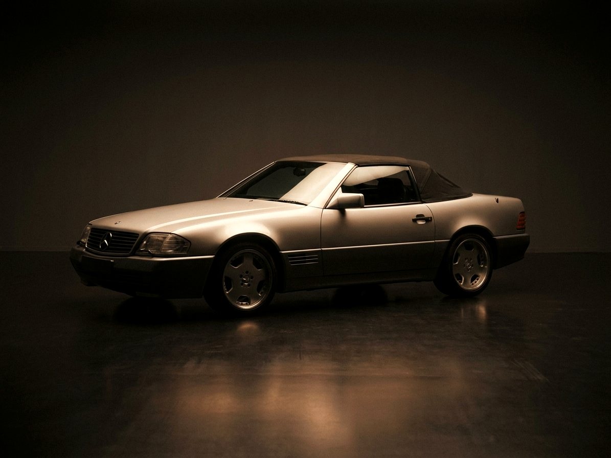 Mercedes SL Cabrio mit repariertem Verdeck.